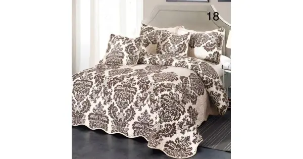 Cuvertura matlasata 230x250cm si 4 fete de perna, Bumbac, Crem, Maro, model royal Ofertă