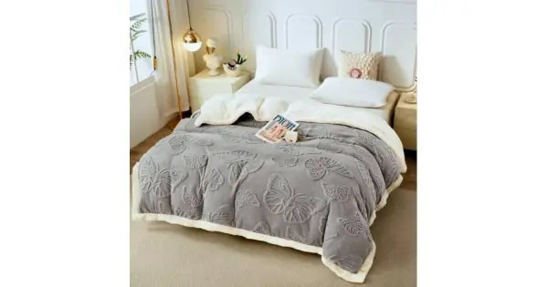 Pătură Super Soft Cocolino cu Blăniță, 200x230 cm – Eleganță și Căldură cu Model 3D în Relief, Fluturi Delicați, Gri albastrui Cumpără online