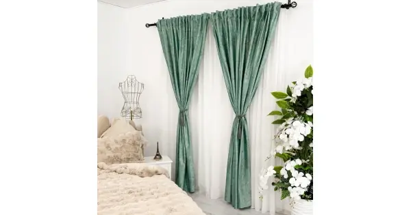 Set 2 bucati Draperie Catifea cu insertii metalizate, Menta - V21 - 200cm latime x 2.48m inaltime, rejansa pt. bara Super ofertă