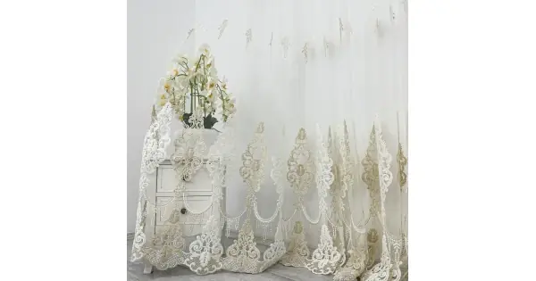 Ultima șansă Perdea Emerald din Tulle cu Broderie, model elegant, Alb - Bej, latime 1,4m x inaltime 2,7m, cu tiv lat